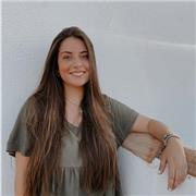 Profesora de Inglés, Lengua y literatura, Historia y Filosofía imparte clases a niños de primaria y secundaria